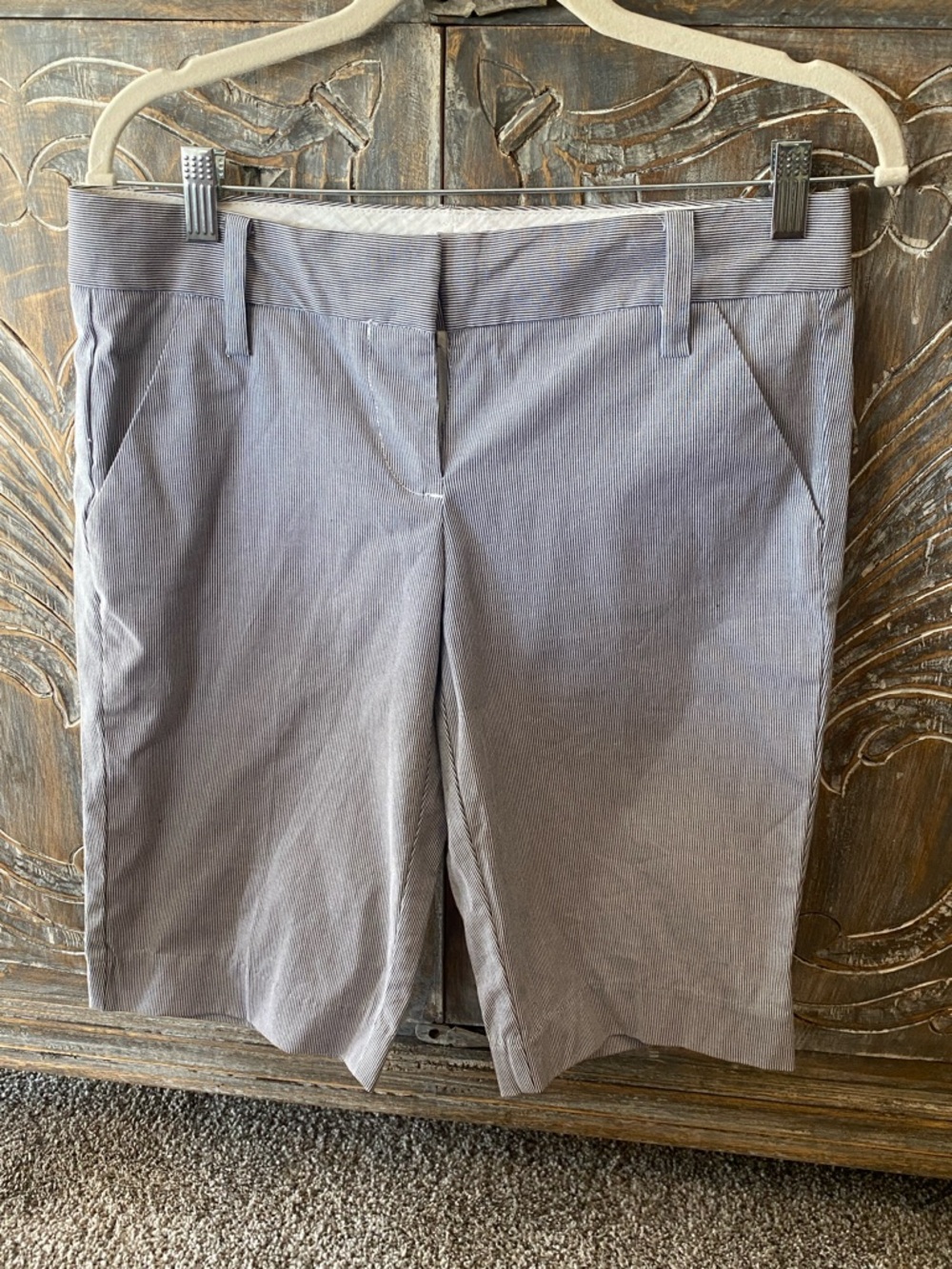 Old Navy Light Gray Women's Stretch Bermuda Shorts